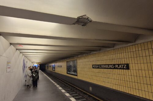 baustelle auf dem u-bhf rosa-luxemburg-platz